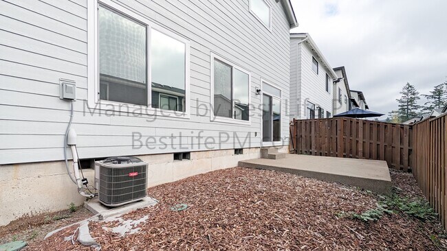 Building Photo - 11678 NW Kearney St