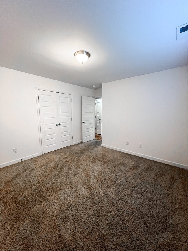 Building Photo - 302 N Pearl St