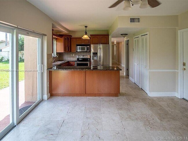 Building Photo - 1843 SW 138th Ave