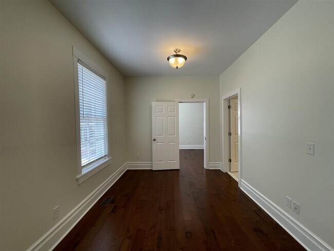 Building Photo - 160 Palmetto Rd