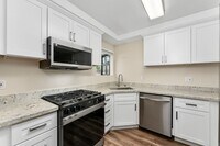 Building Photo - 2 Bedroom 2 Bathroom Condo in Citrus Heights