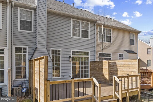 Building Photo - 6033 Grenfell Loop