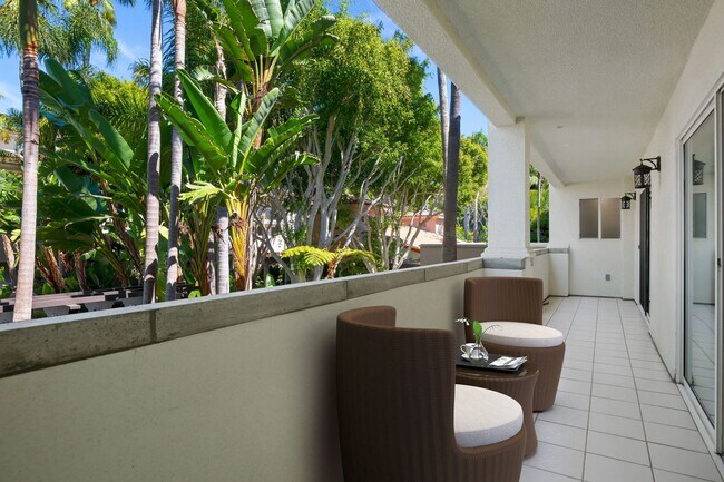 Building Photo - Extremely Rare Opportunity – 2 Bed / 2.5 Bath Luxury Condo at El Escorial Villas at East Beach