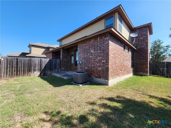 Building Photo - 303 Rosalie Dr