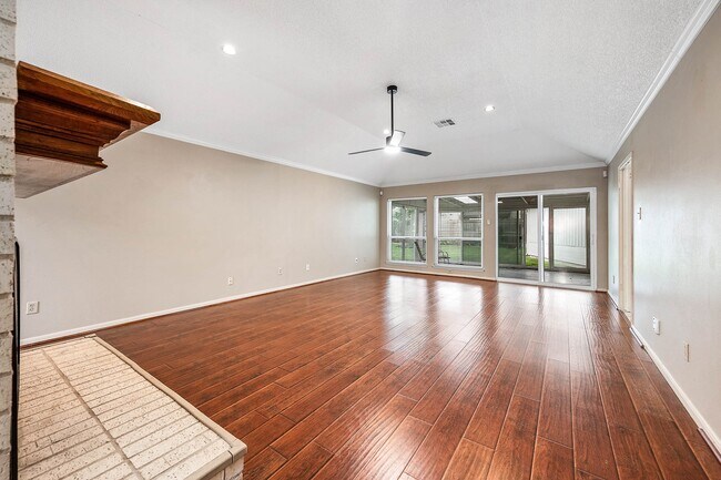 Building Photo - 12302 Piping Rock Dr