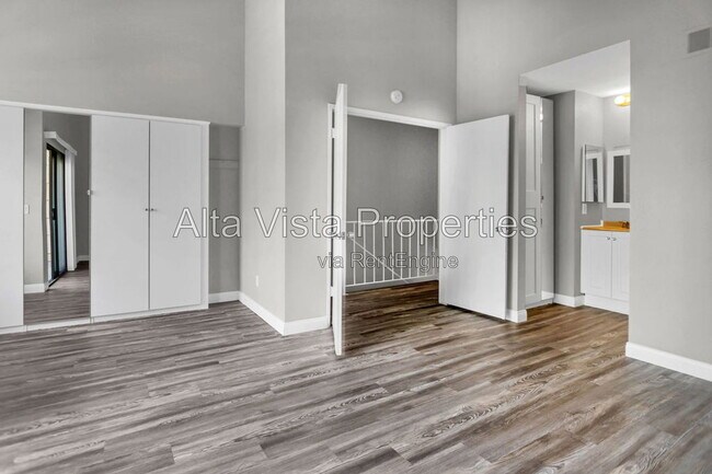 Building Photo - 4082 Mahaila Ave