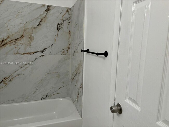 Building Photo - 2554 NW 52nd Ave