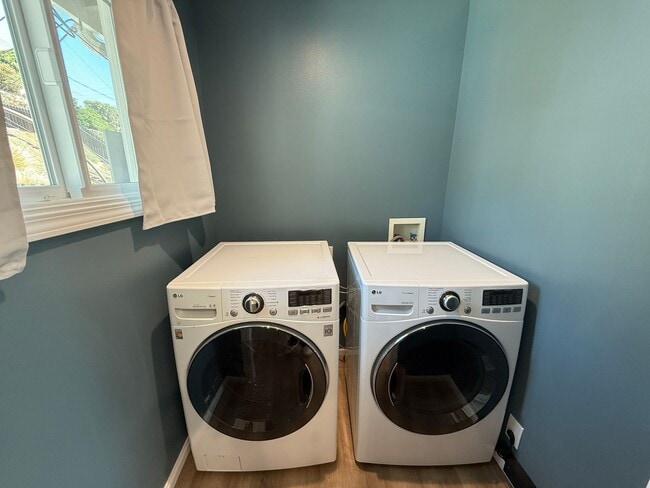 Building Photo - Fully Renovated Home with Stunning Farm Views in Old Town Camarillo