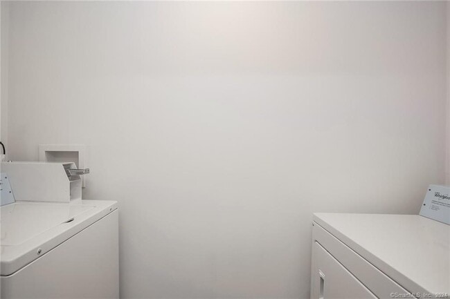 Building Photo - 49 Taylor Ave