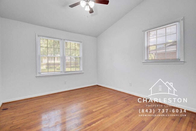 Building Photo - 816 E Estates Blvd