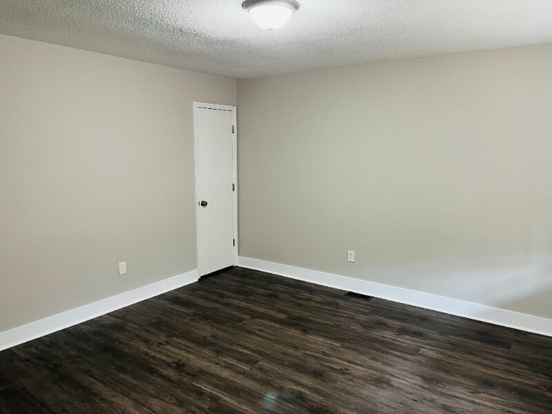 Building Photo - 609 N Market St