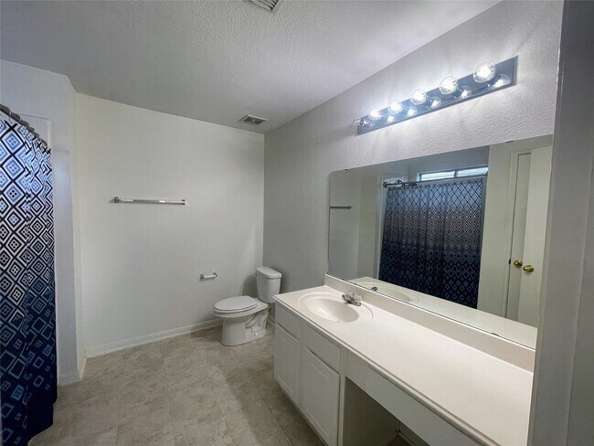 Building Photo - 15303 Kellerwood Dr
