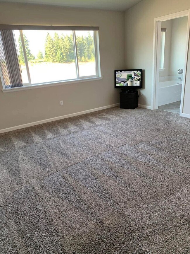Building Photo - Spacious 4-Bedroom Corner Lot Home with Bonus Room, A/C & Updated Kitchen