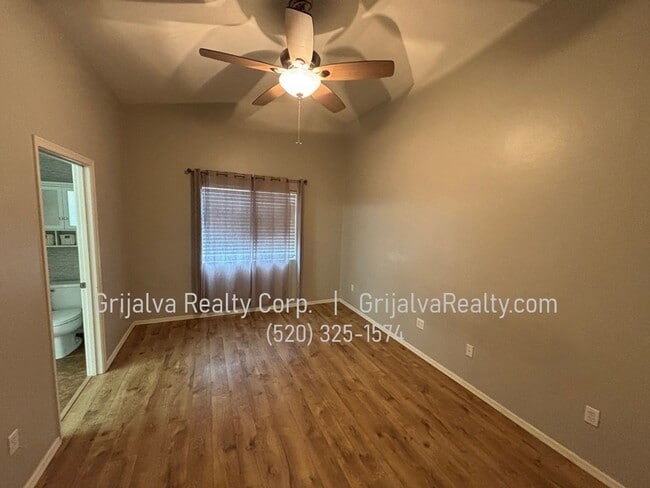 Building Photo - 4-Bedroom, 2 Bath House in Sycamore Park (...