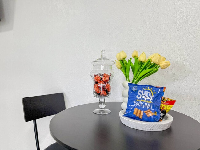 Building Photo - 7904 Juniper St