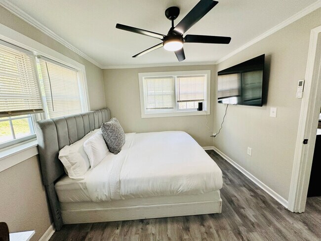 Building Photo - 1B Christopher St