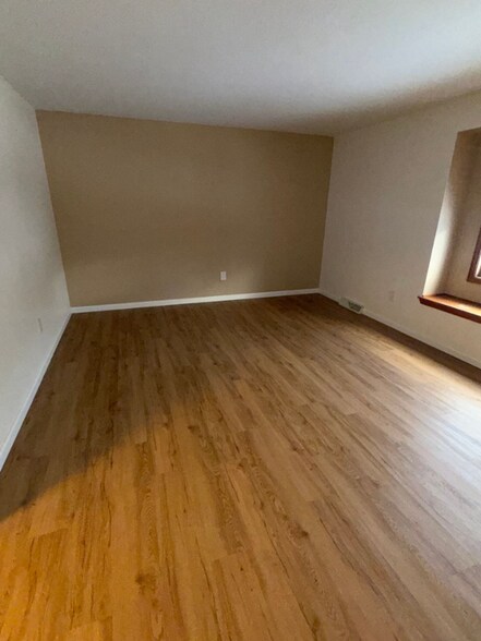 Building Photo - 142 Northwood Dr