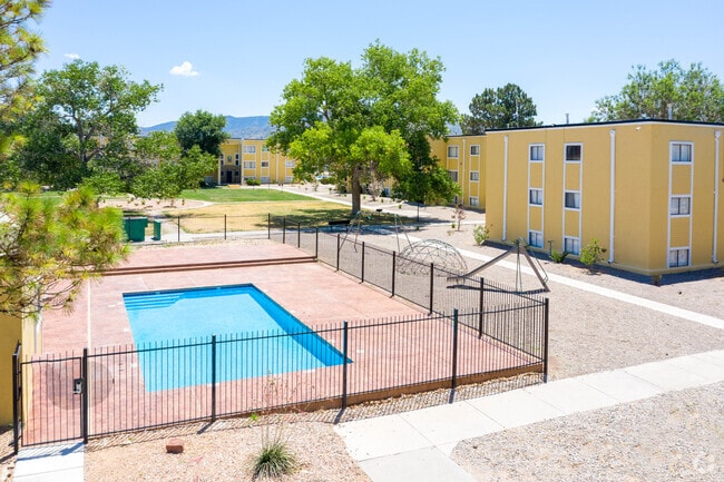 Building Photo - Tesota Four Hills South