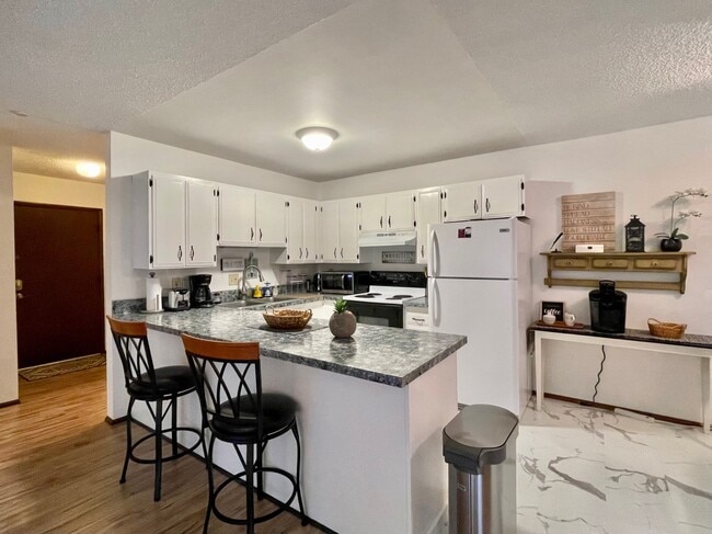 Building Photo - 1220 Glacier Ave