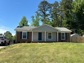 Building Photo - Renovated 3-bedroom convenient to major highways