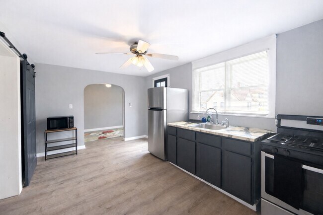 Building Photo - 15 Charlotte St