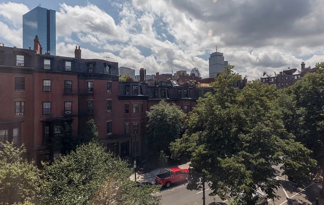 Building Photo - 212 Beacon St