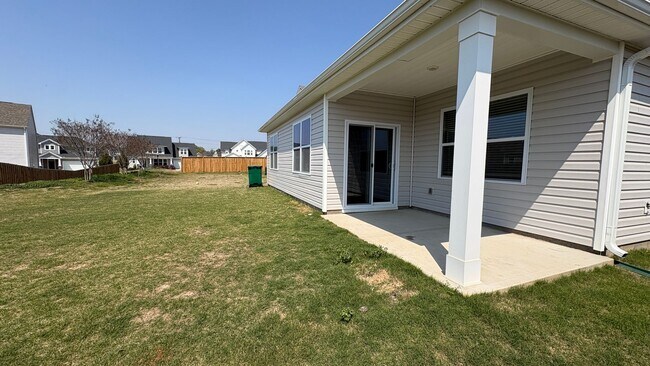 Building Photo - Beautiful 3/2 In Amenity Filled Neighborhood!