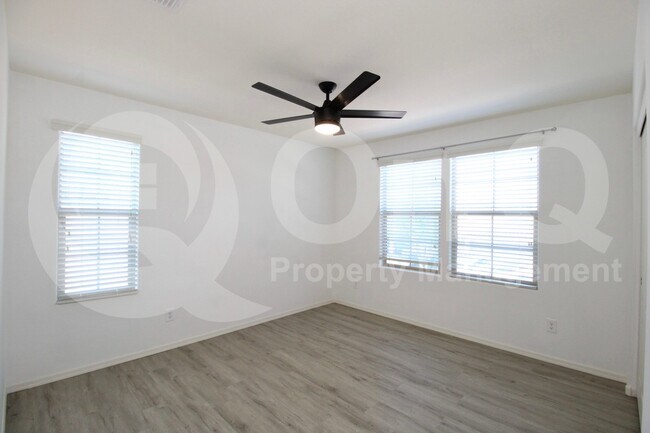 Building Photo - 1819 W Bonanza Dr