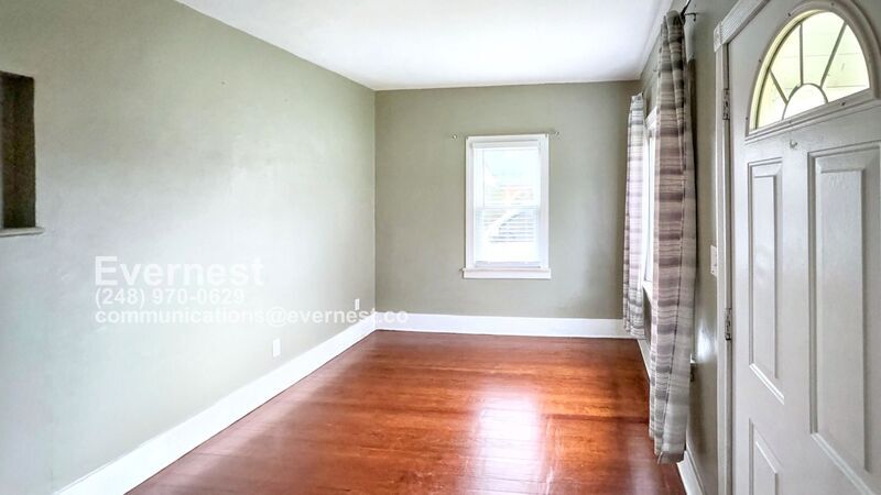 Building Photo - 1582 Pagel Ave