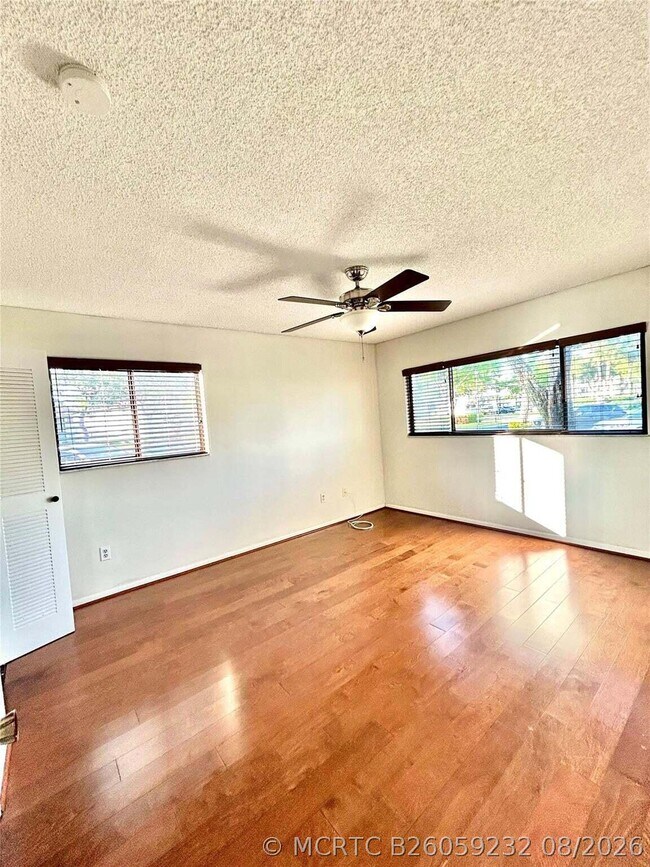 Building Photo - 10429 E Clairmont Cir