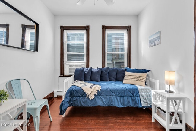 Building Photo - 6 Center St