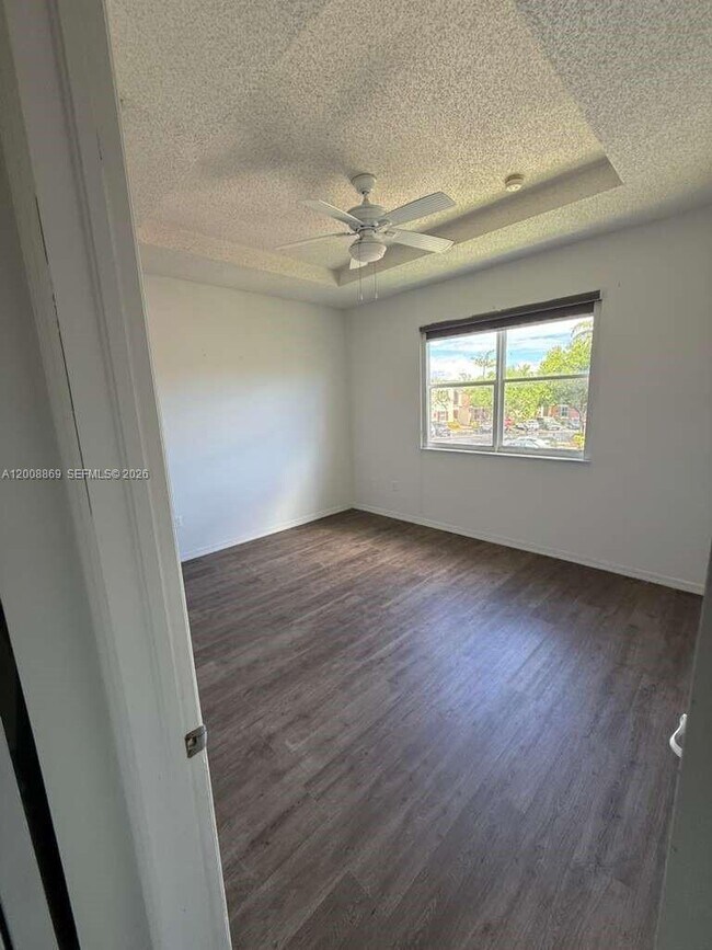 Building Photo - 2311 NE 42nd Cir