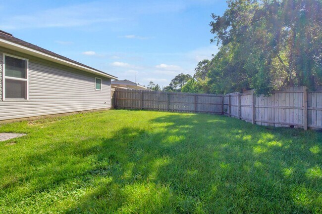 Building Photo - 8402 Island Dr