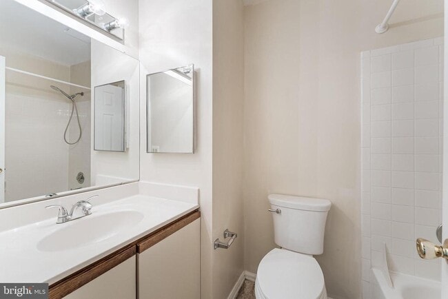 Building Photo - 8475 Canyon Oak Dr