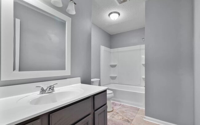 Building Photo - 2456 Saddleridge Dr