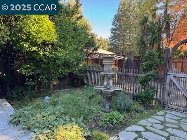 Building Photo - 354 Love Ln