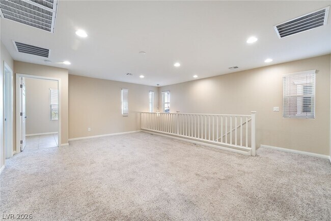 Building Photo - 121 Pictor Ave