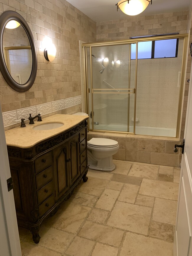 Second Bathroom - 14572 Dickens St