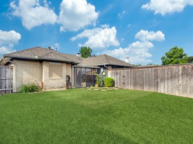 Building Photo - 2513 Lawnview Dr