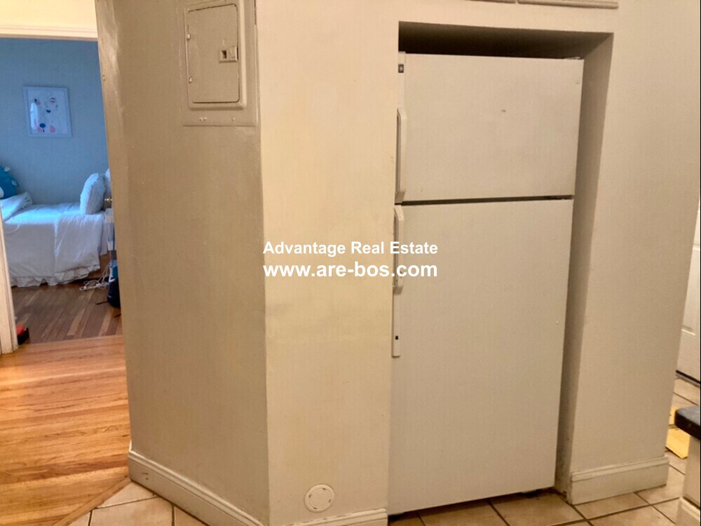 Building Photo - 62 Egmont St