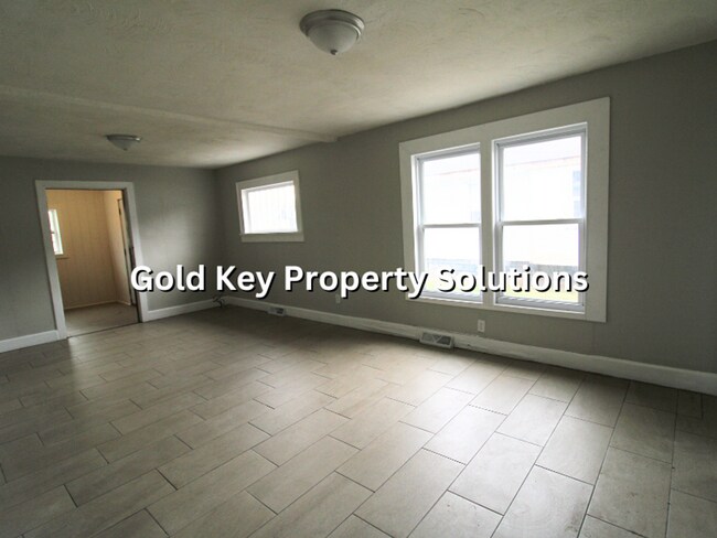 Building Photo - 3 BR 1 BA House Near Ascension Hospital (NO SECTION 8)