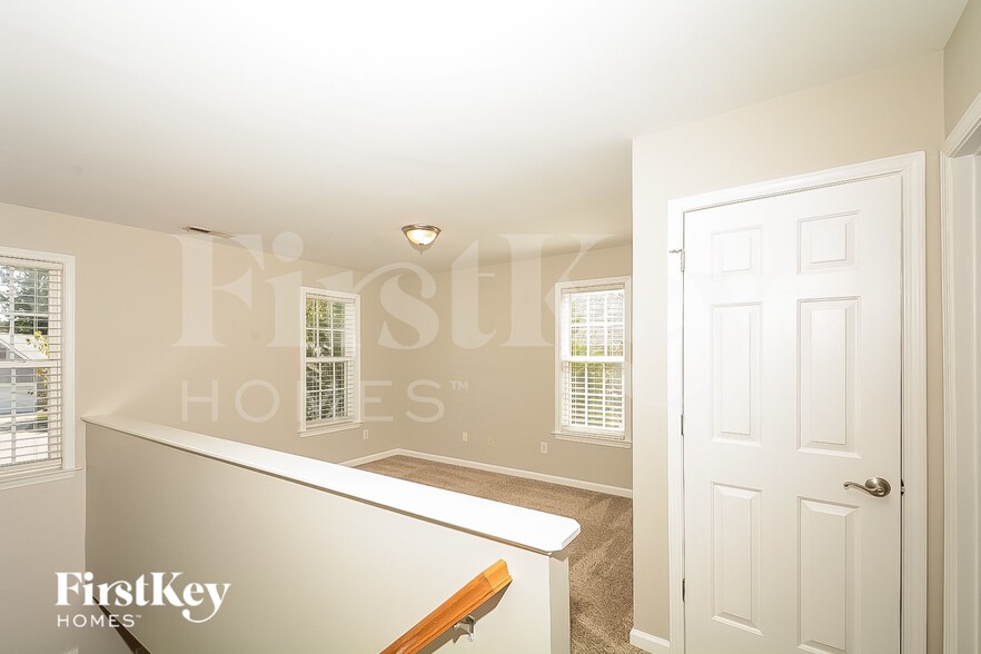 Building Photo - 105 Namath Ct