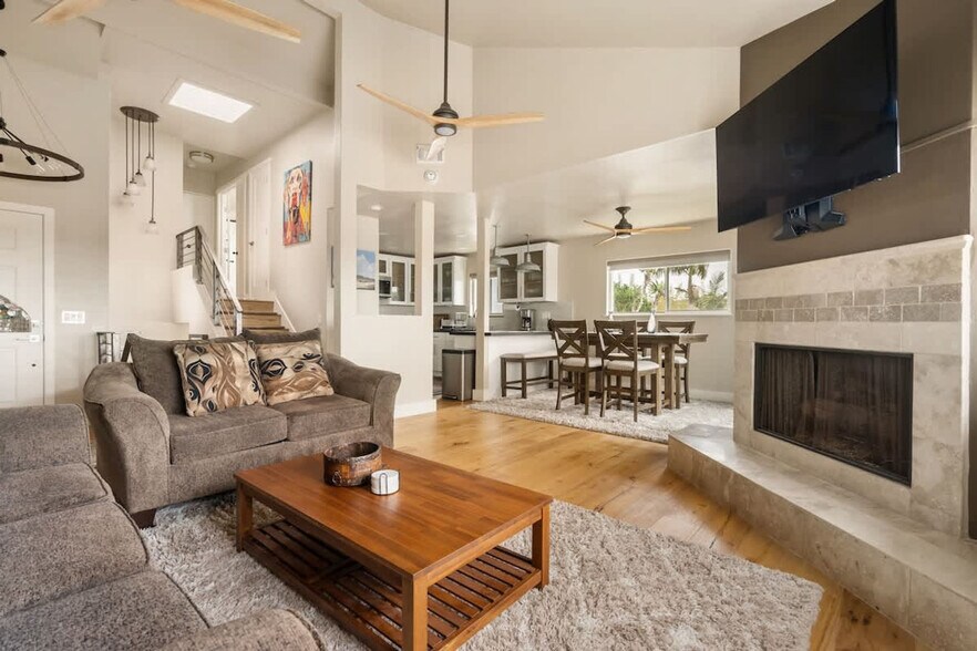 Building Photo - 301 Crocus Ct