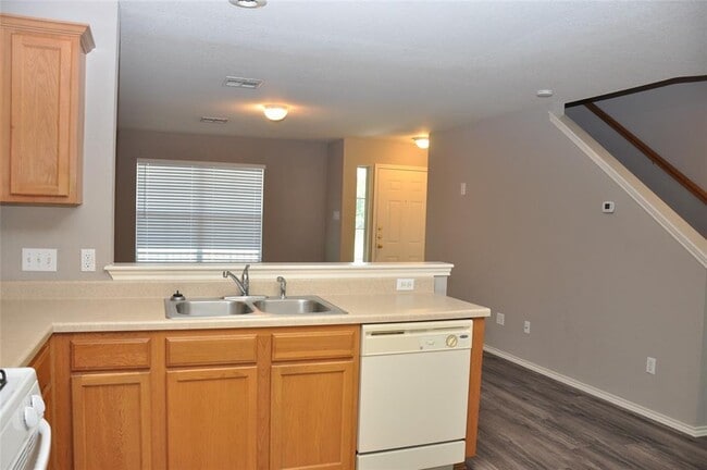 Building Photo - 1328 Davis Mountain Loop