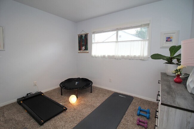 Building Photo - 205 NE 79th Ave