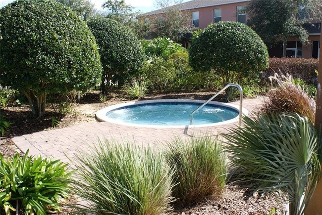Building Photo - 1603 Chelsea Dr