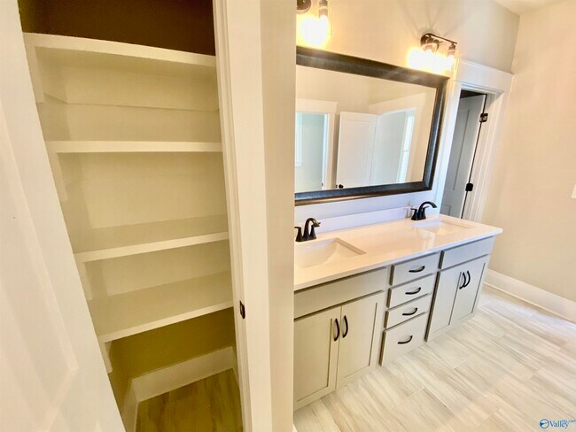 Building Photo - 343 Hay Rake Dr