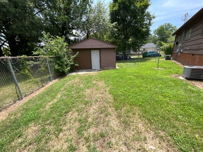 Building Photo - 201 Lowdermilk St