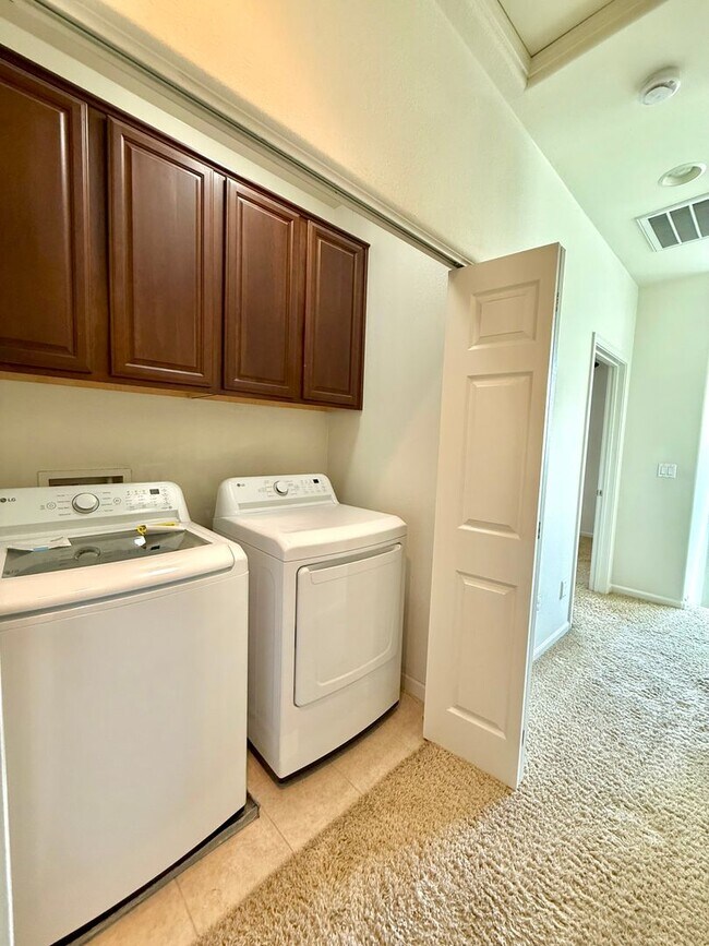 Building Photo - $4,400 / Beautiful 3BR + Bonus Room / 2.5BA Single-Family Home in Warm Springs, Fremont