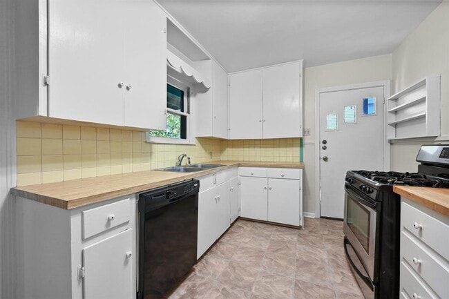 Building Photo - 1507 Travis Heights Blvd